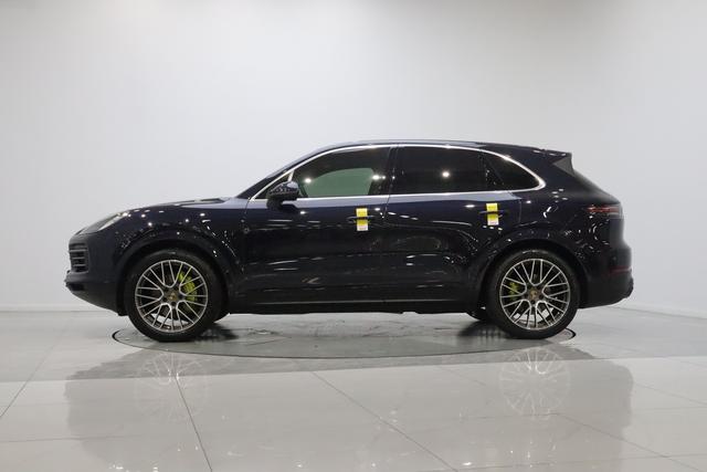 Porsche Cayenne 2021 thumb 2