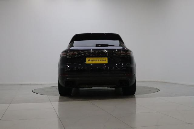 Porsche Cayenne 2021 thumb 4