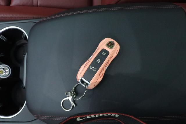 Porsche Cayenne 2021 thumb 9