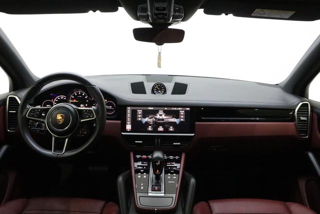 Porsche Cayenne 2021 thumb 12