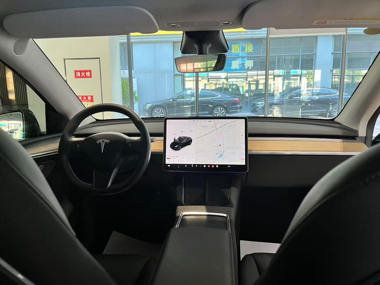 Tesla Model Y 2021 thumb 5