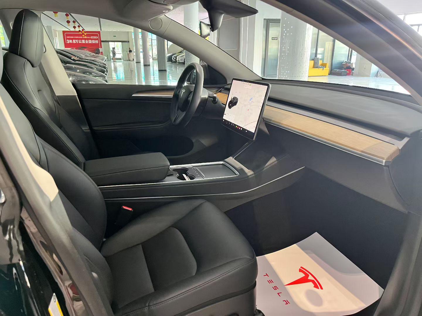 Tesla Model Y 2021 thumb 6