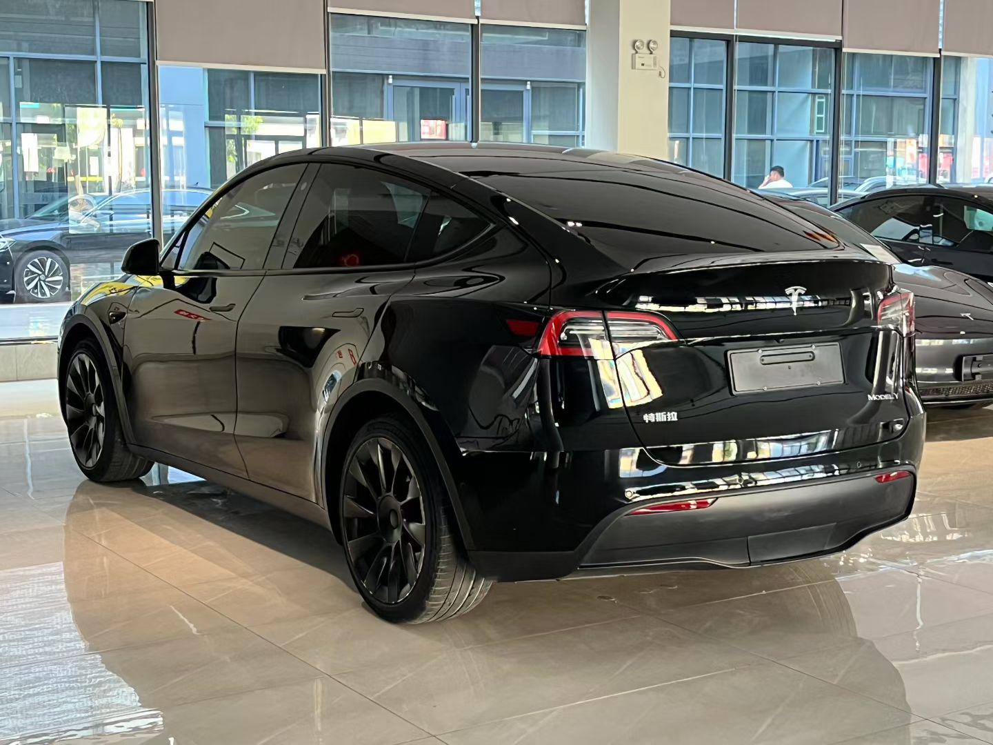 Tesla Model Y 2021 thumb 11
