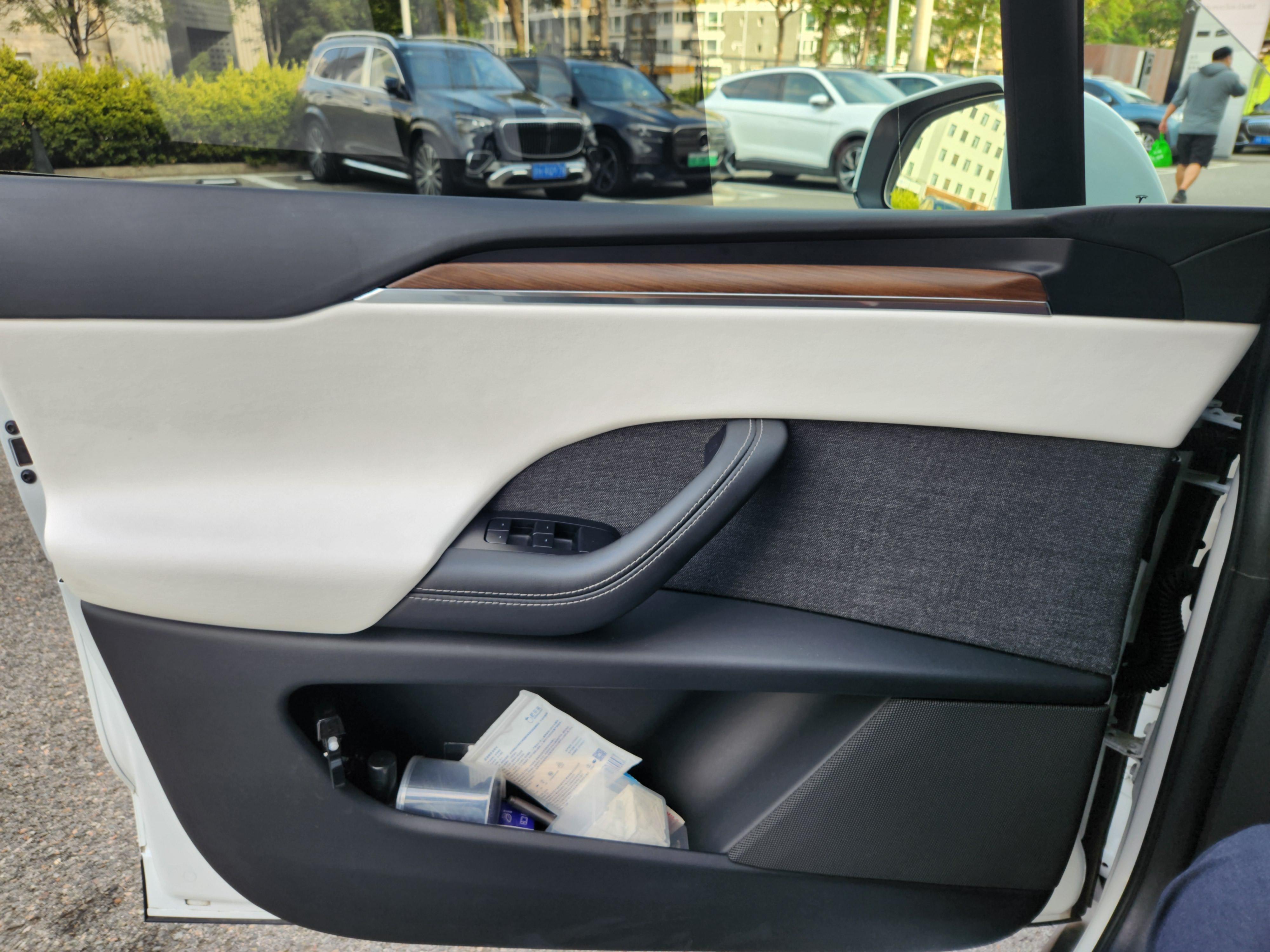 Tesla Model X 2023 thumb 6
