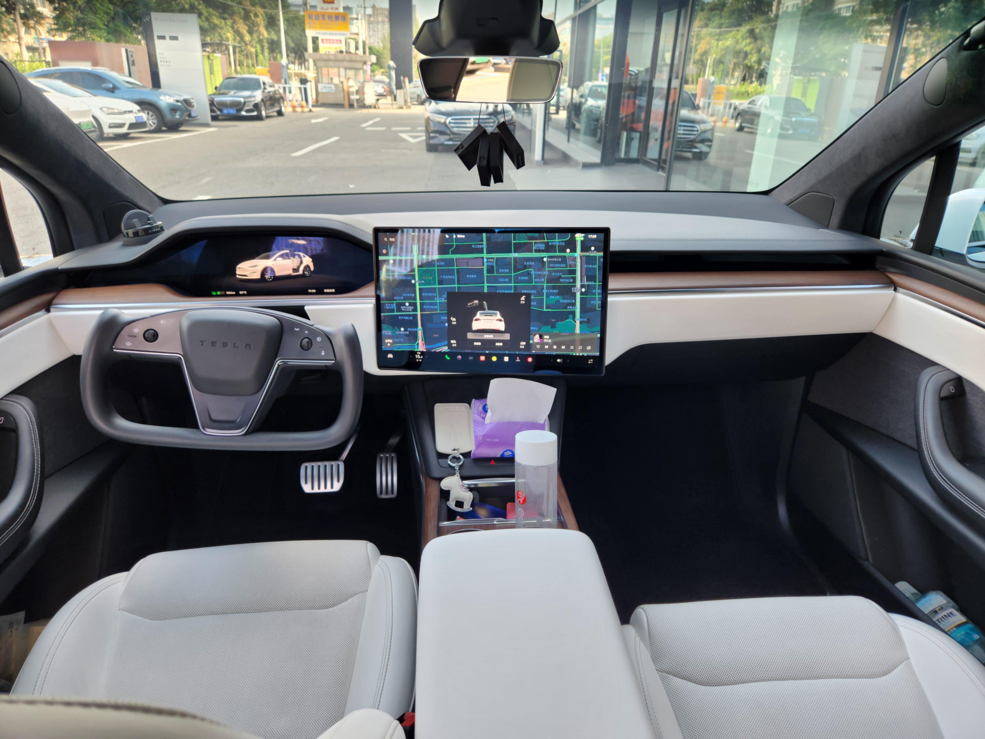 Tesla Model X 2023 thumb 9
