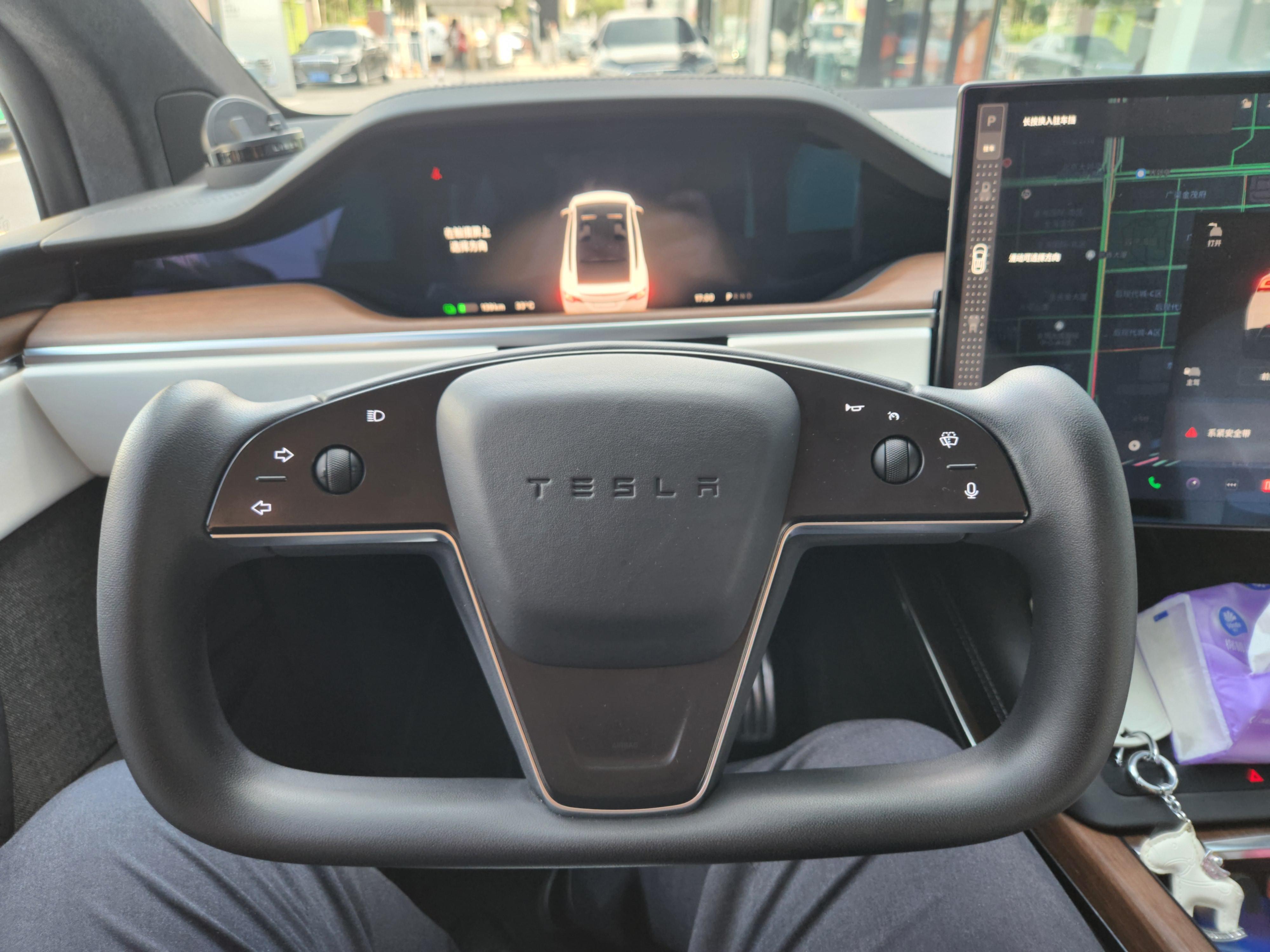 Tesla Model X 2023 thumb 10