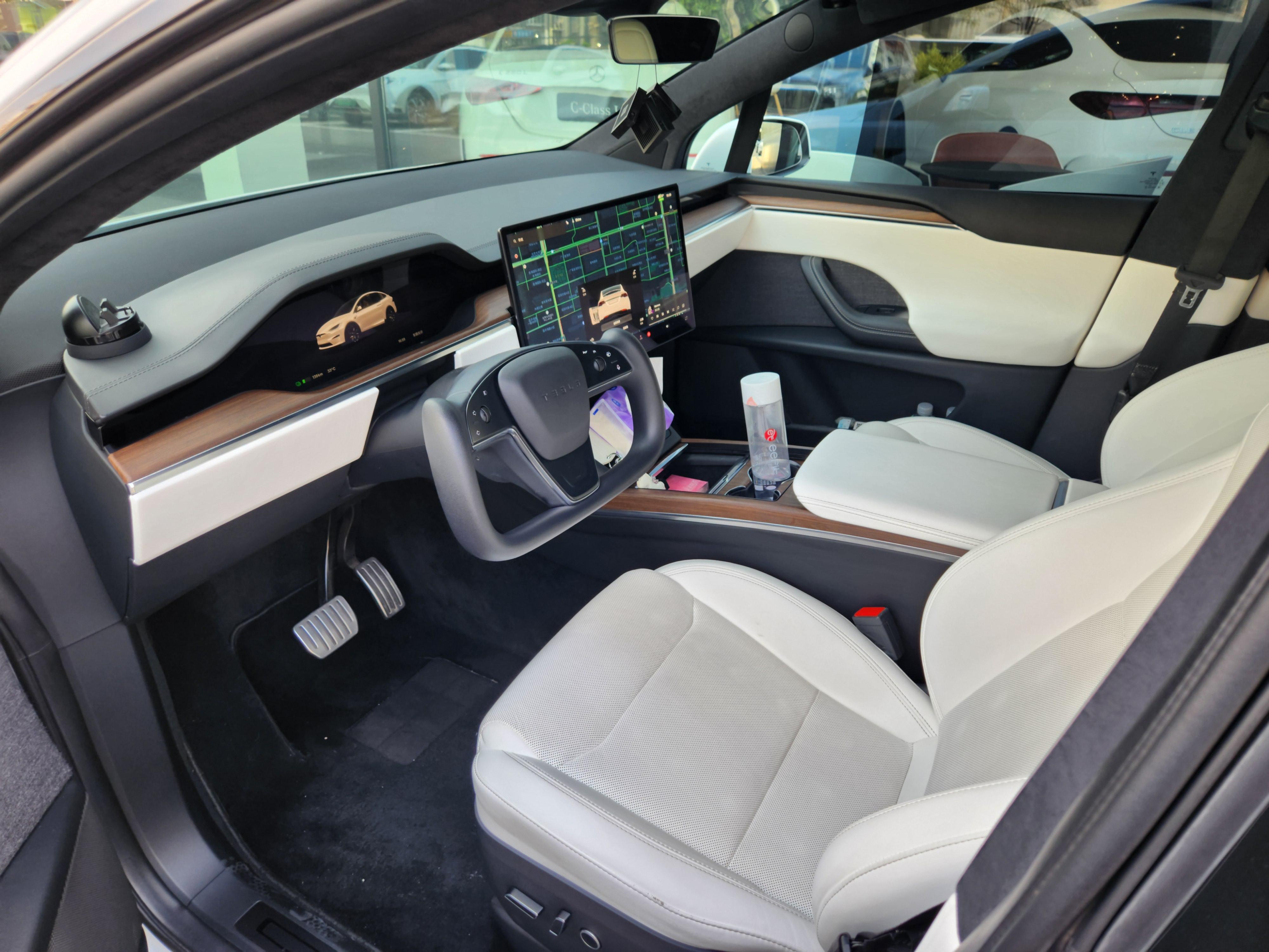 Tesla Model X 2023 thumb 11