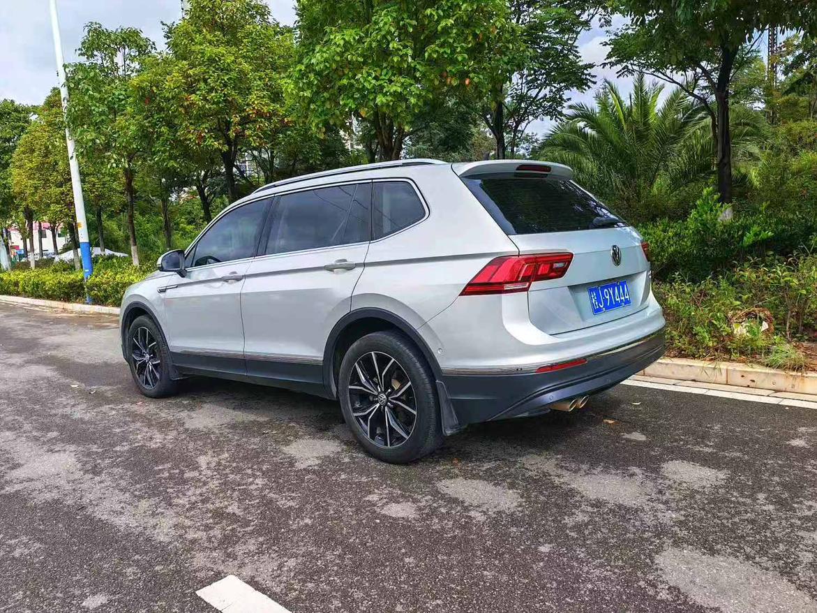 Volkswagen Tiguan 2020 thumb 2