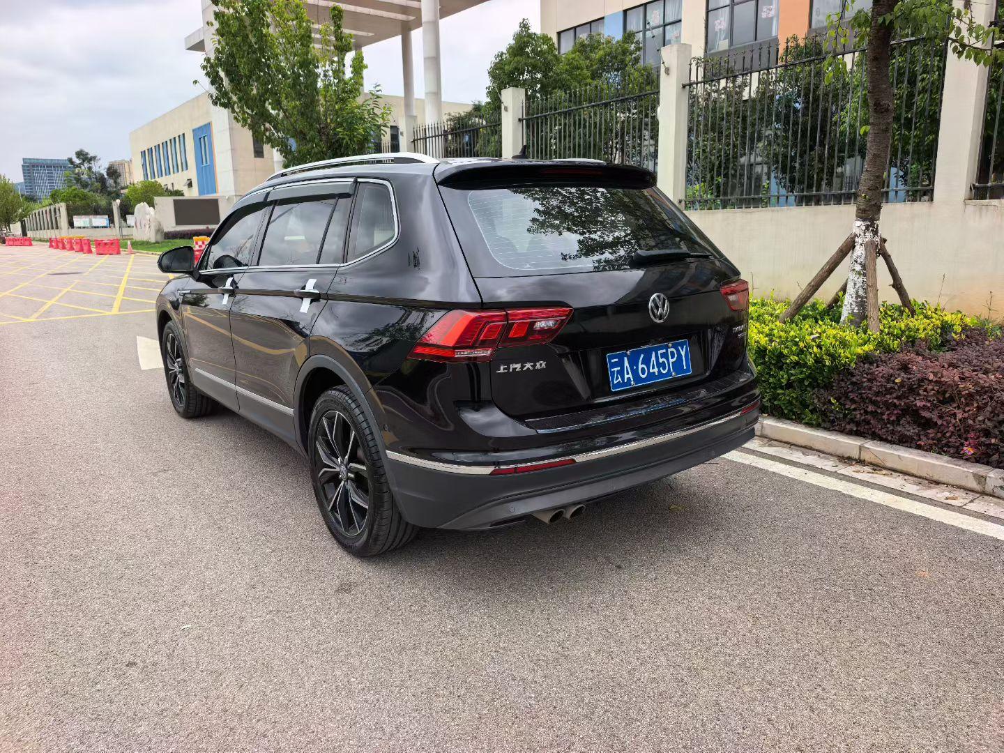 Volkswagen Tiguan 2020 thumb 2
