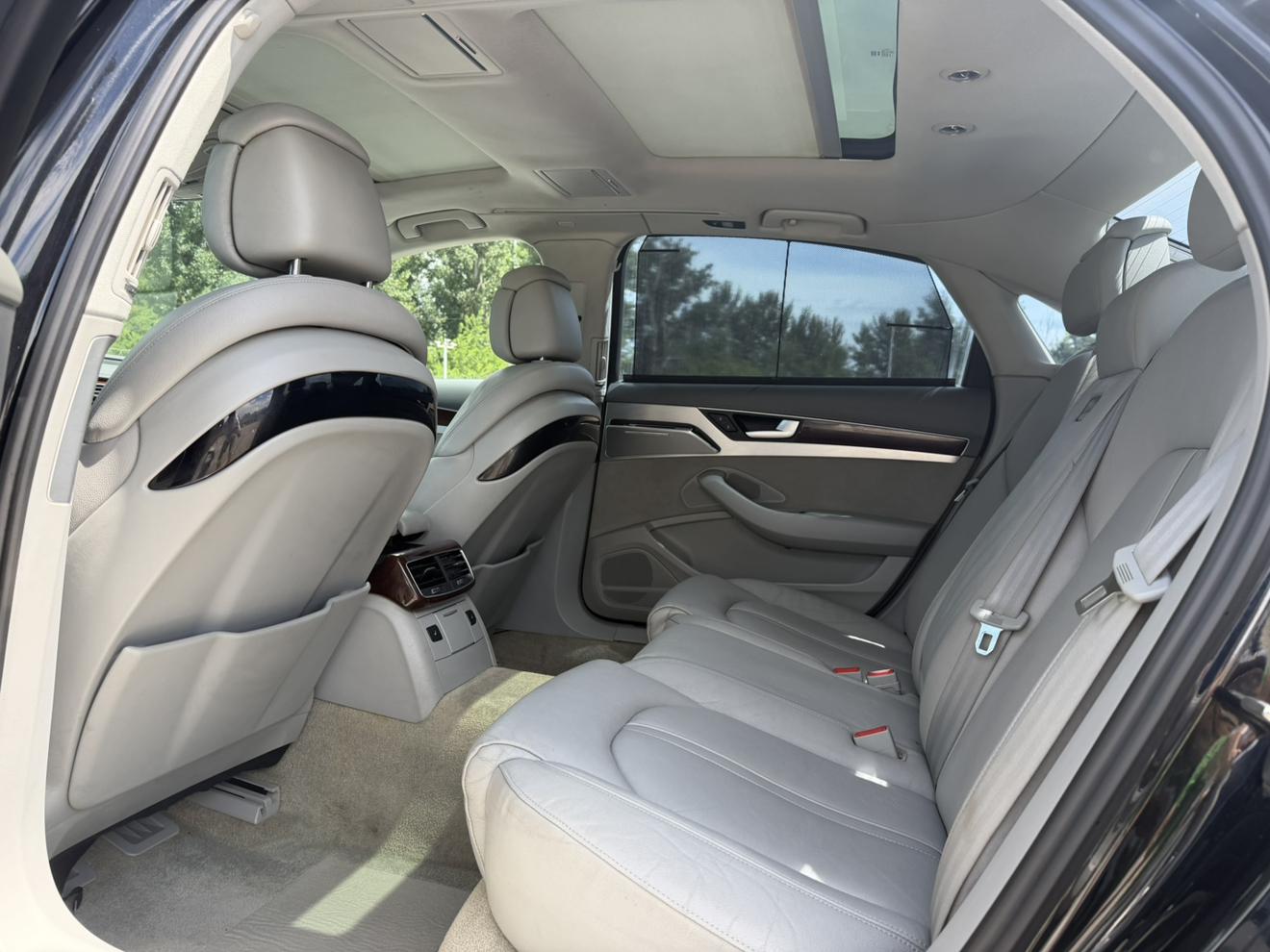 Audi A8 2013 thumb 7