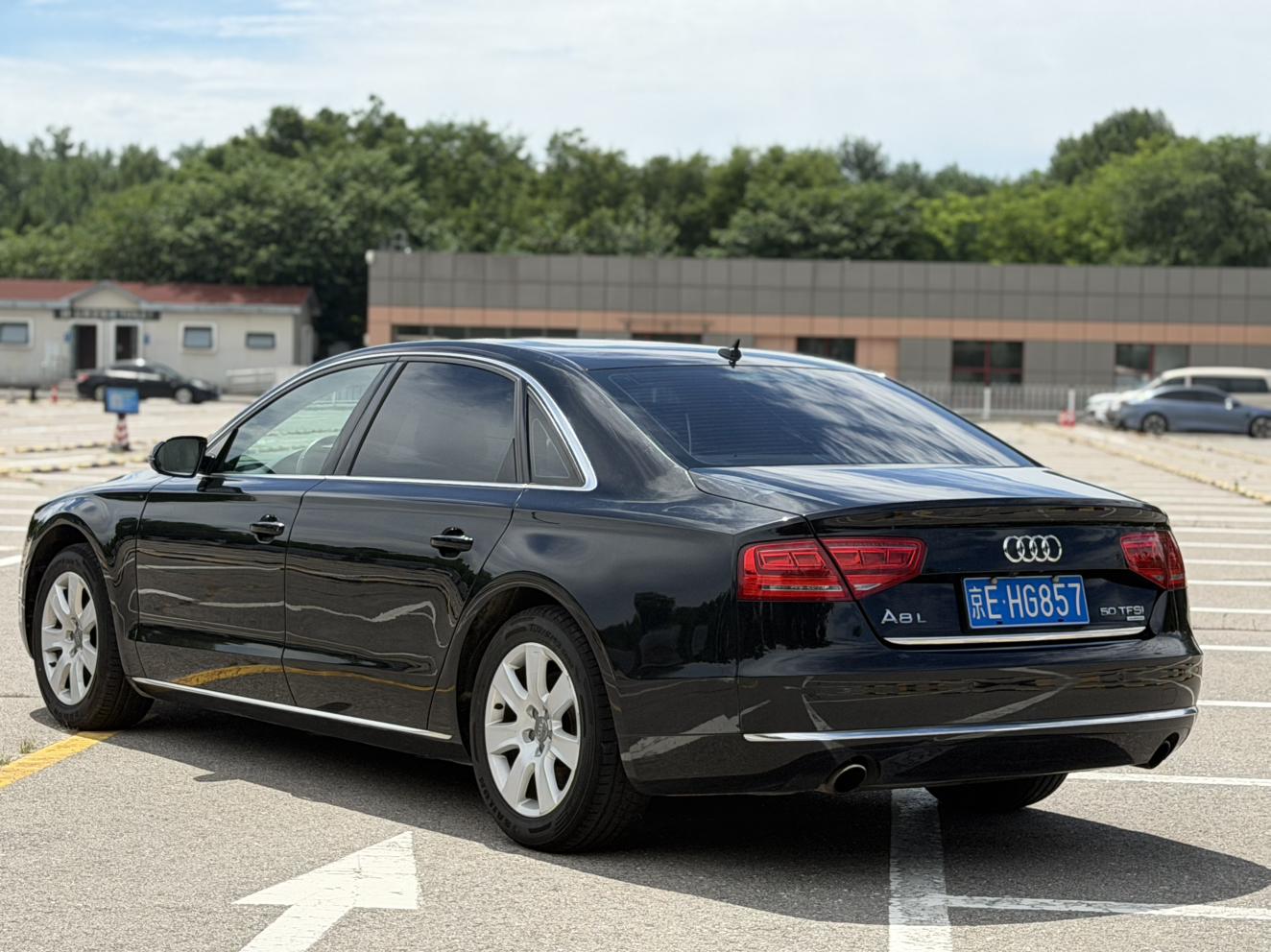 Audi A8 2013 thumb 11