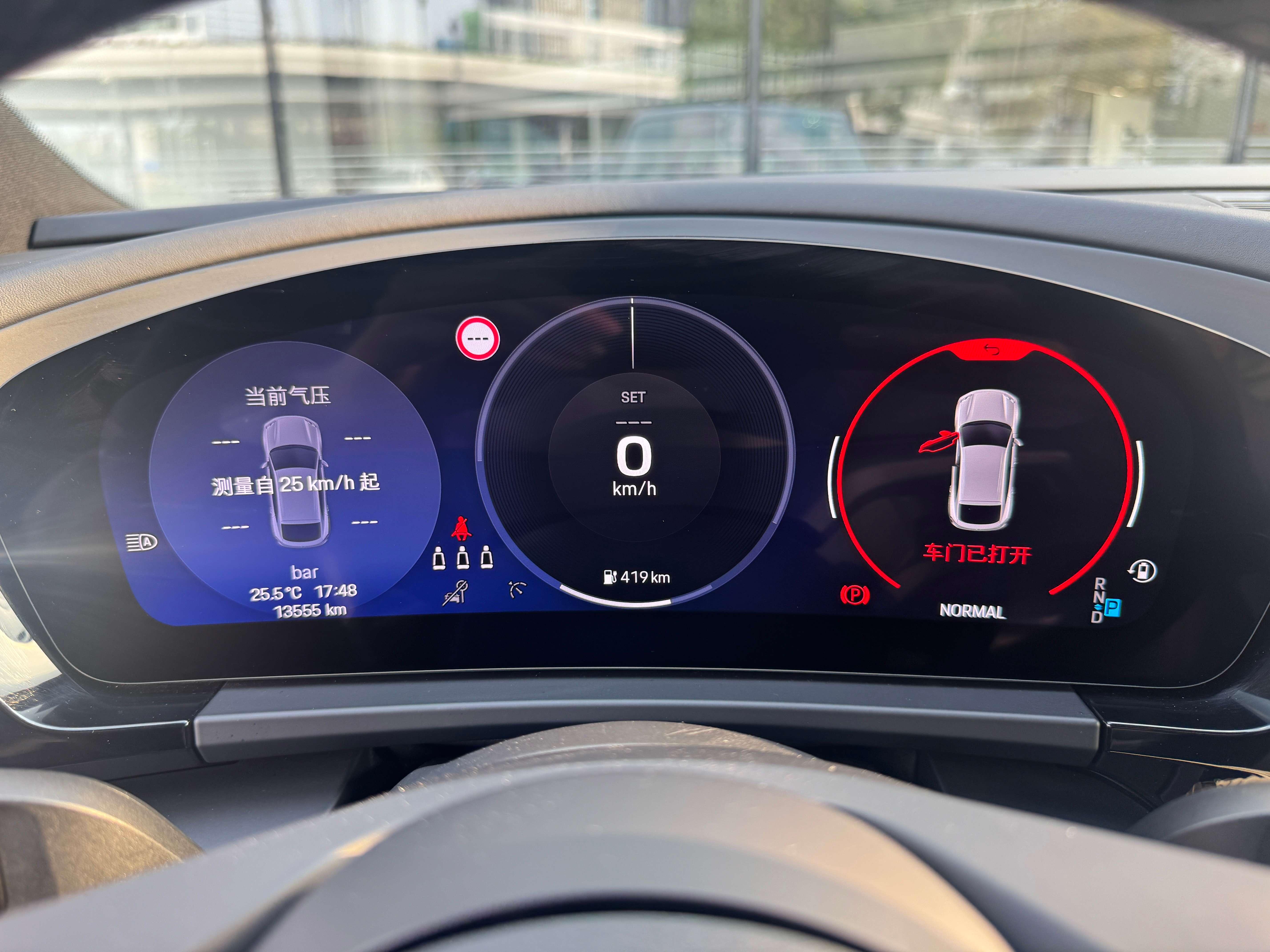 Porsche Macan 2024 thumb 8