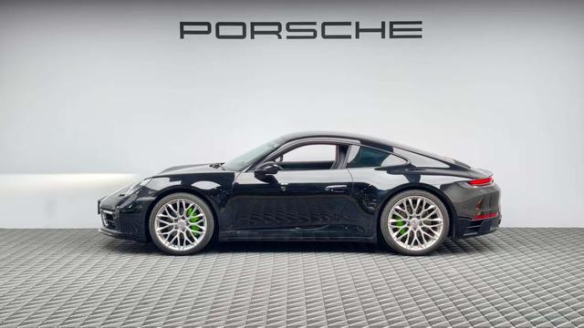 Porsche 911 2020 thumb 2