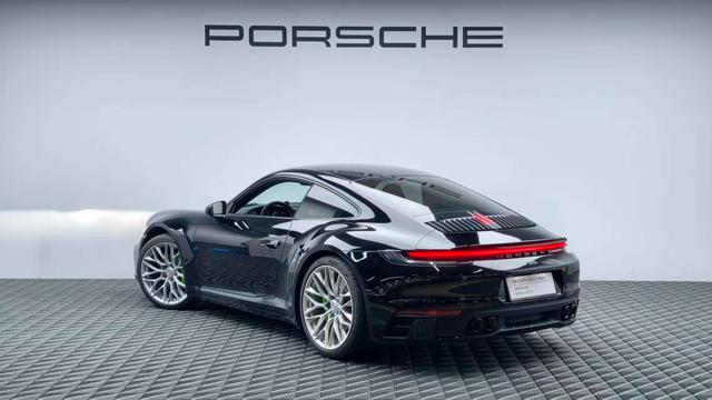 Porsche 911 2020 thumb 3