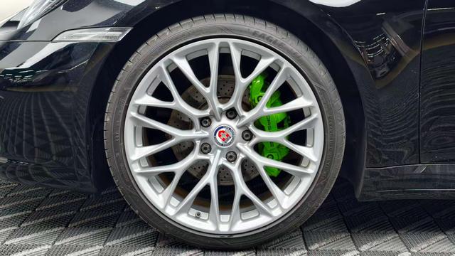 Porsche 911 2020 thumb 8