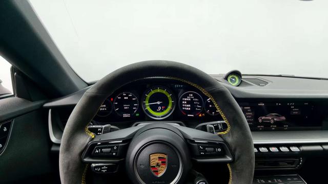 Porsche 911 2020 thumb 10