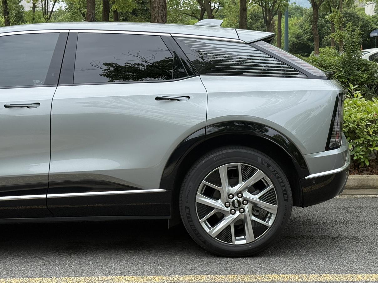 Cadillac Lyriq 2024 thumb 8