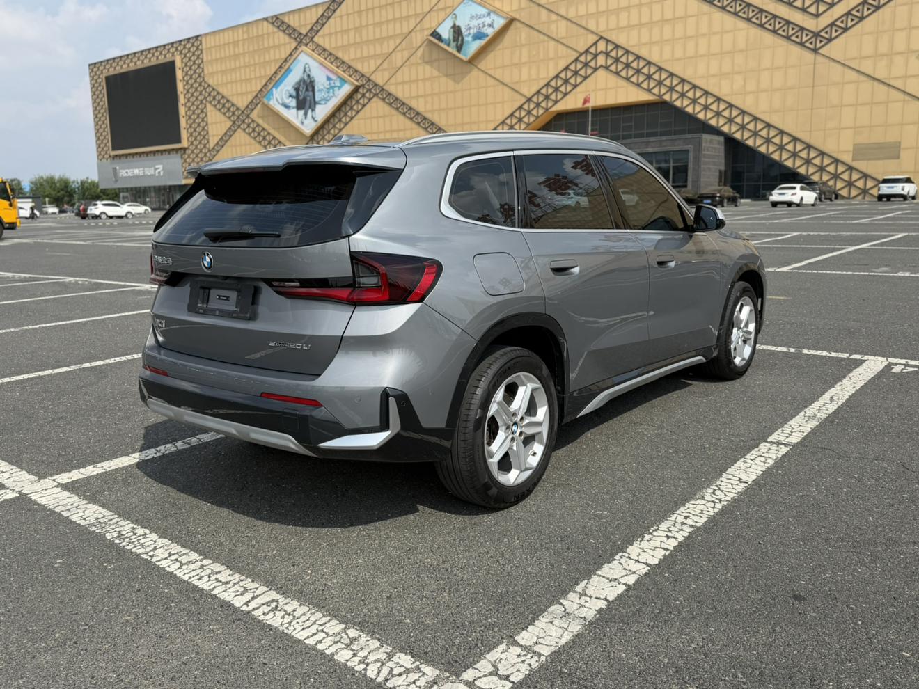 BMW X1 2023 thumb 4