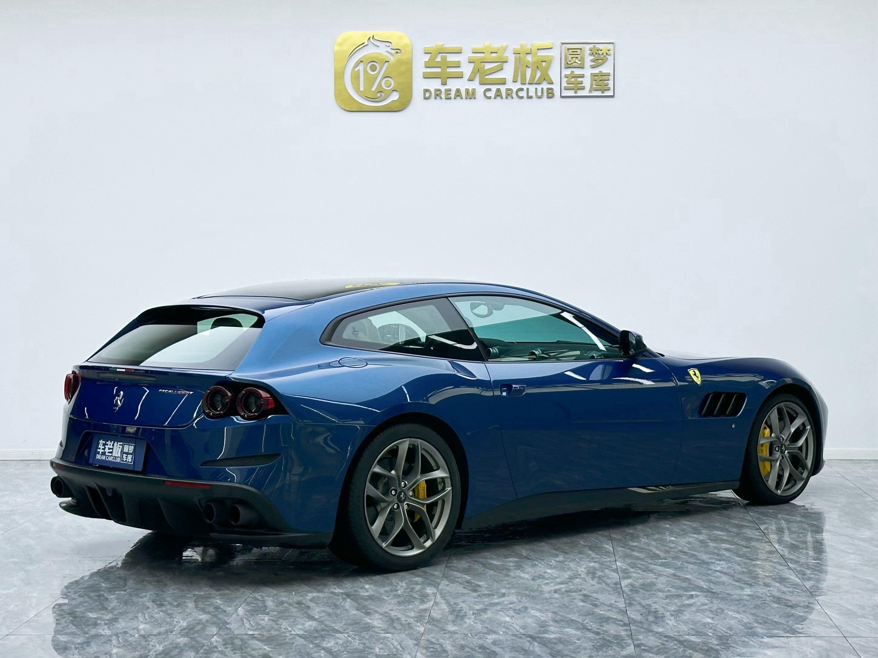 Ferrari GTC4Lusso 2017 thumb 4