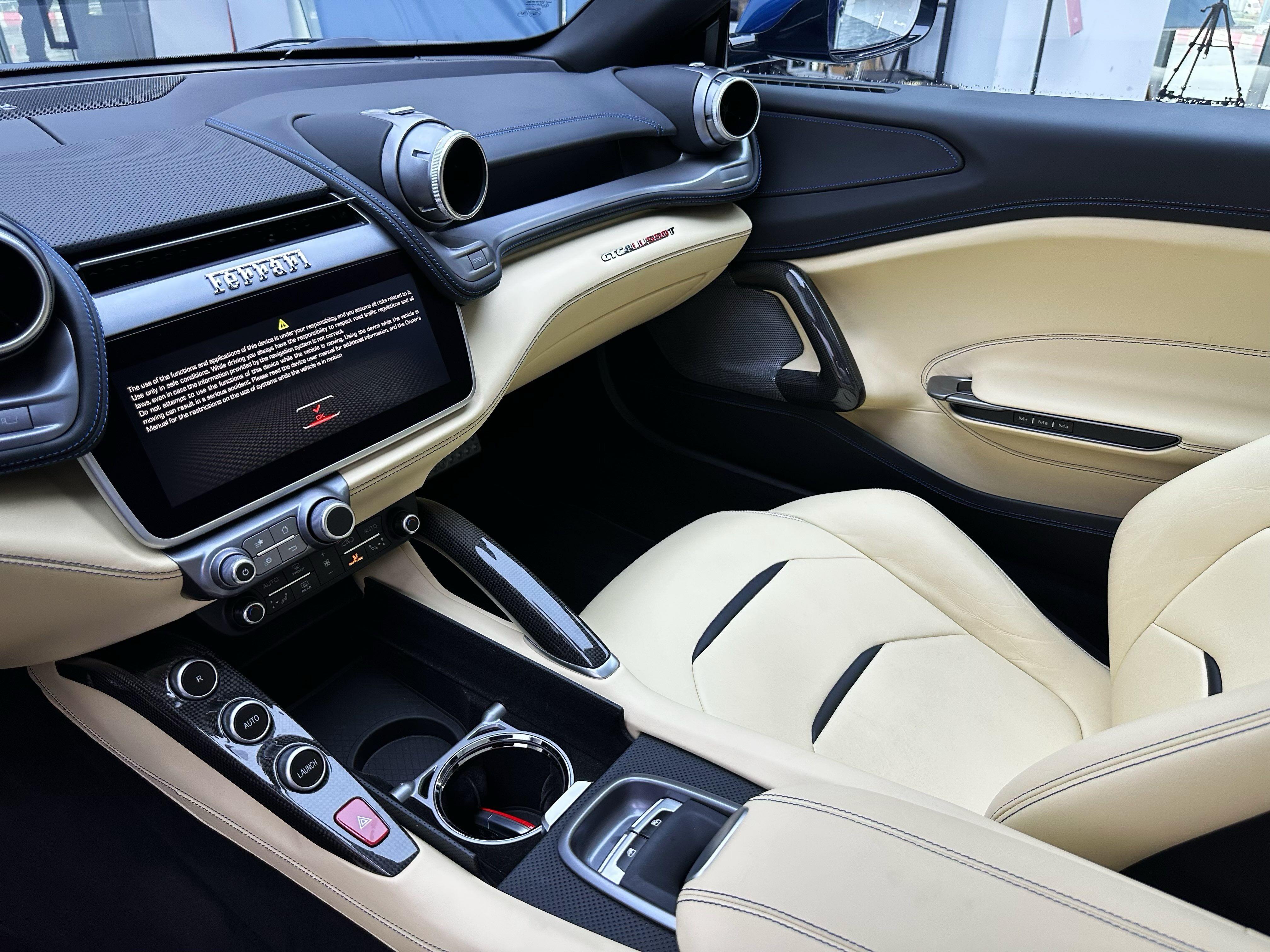 Ferrari GTC4Lusso 2017 thumb 6