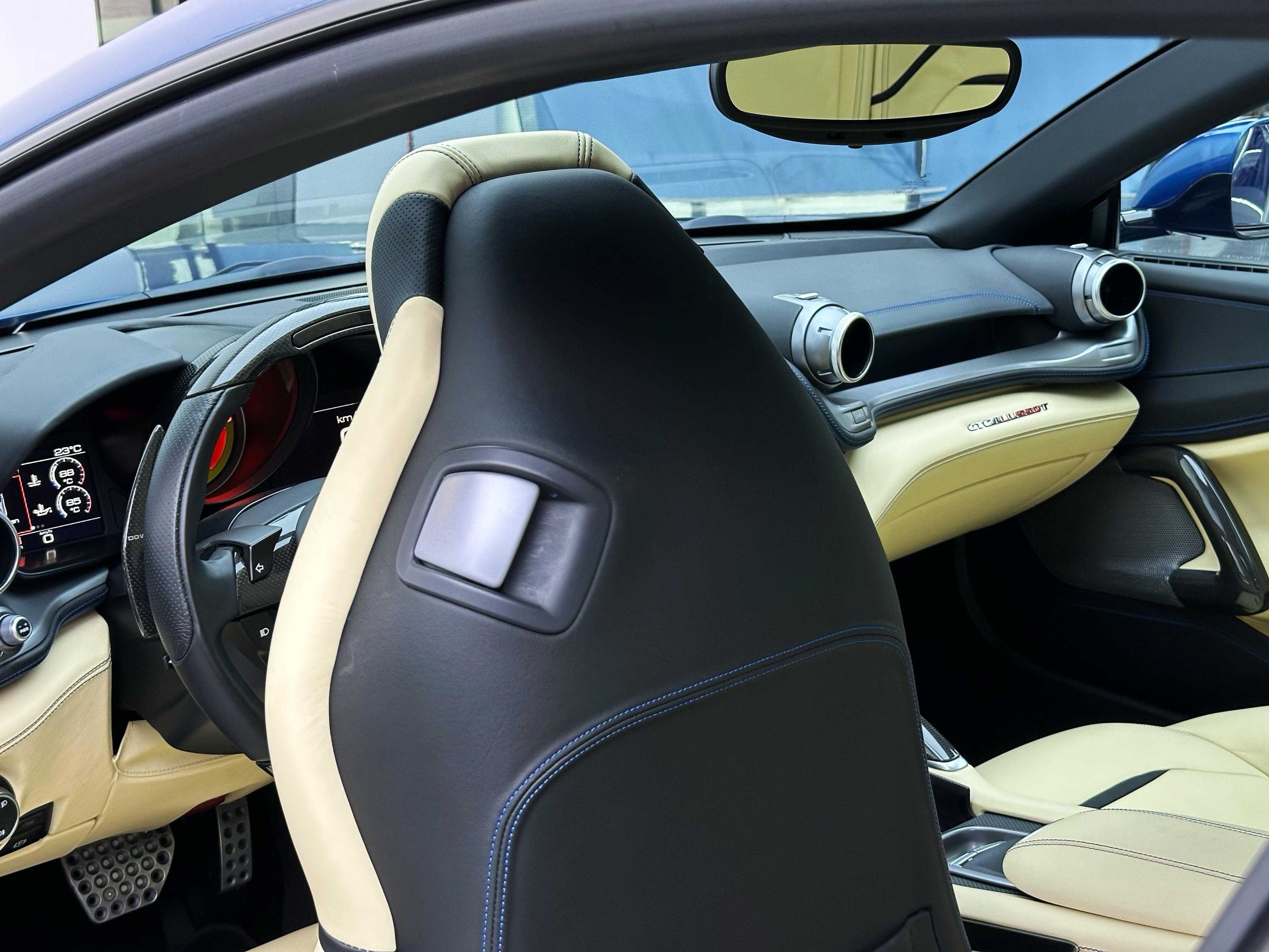 Ferrari GTC4Lusso 2017 thumb 8