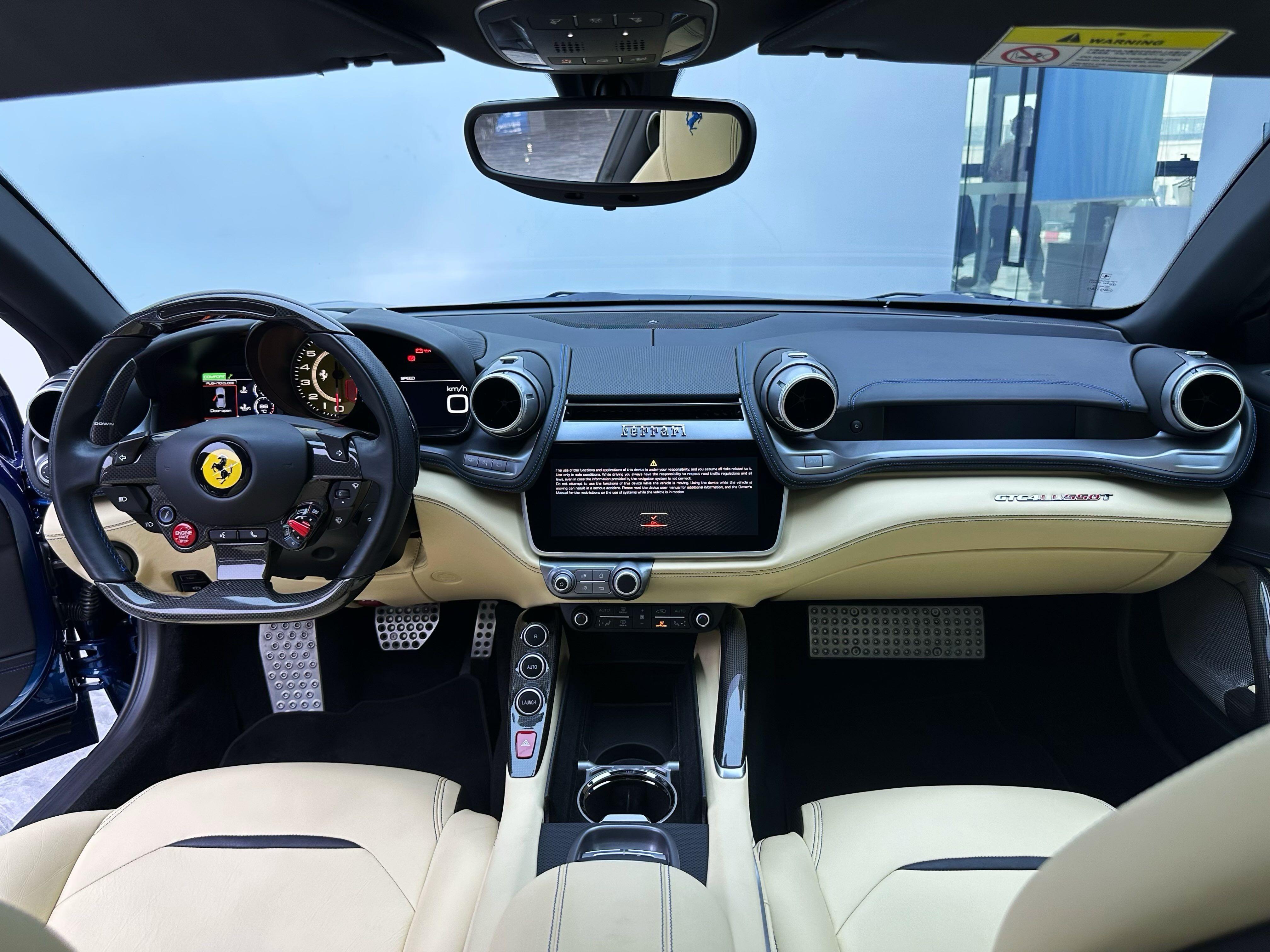 Ferrari GTC4Lusso 2017 thumb 11