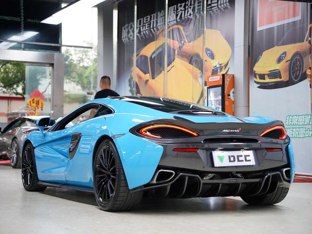 McLaren 570GT 2019 thumb 3