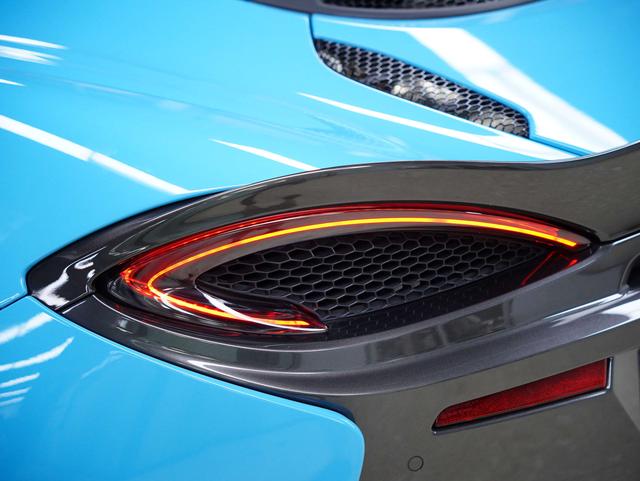 McLaren 570GT 2019 thumb 7