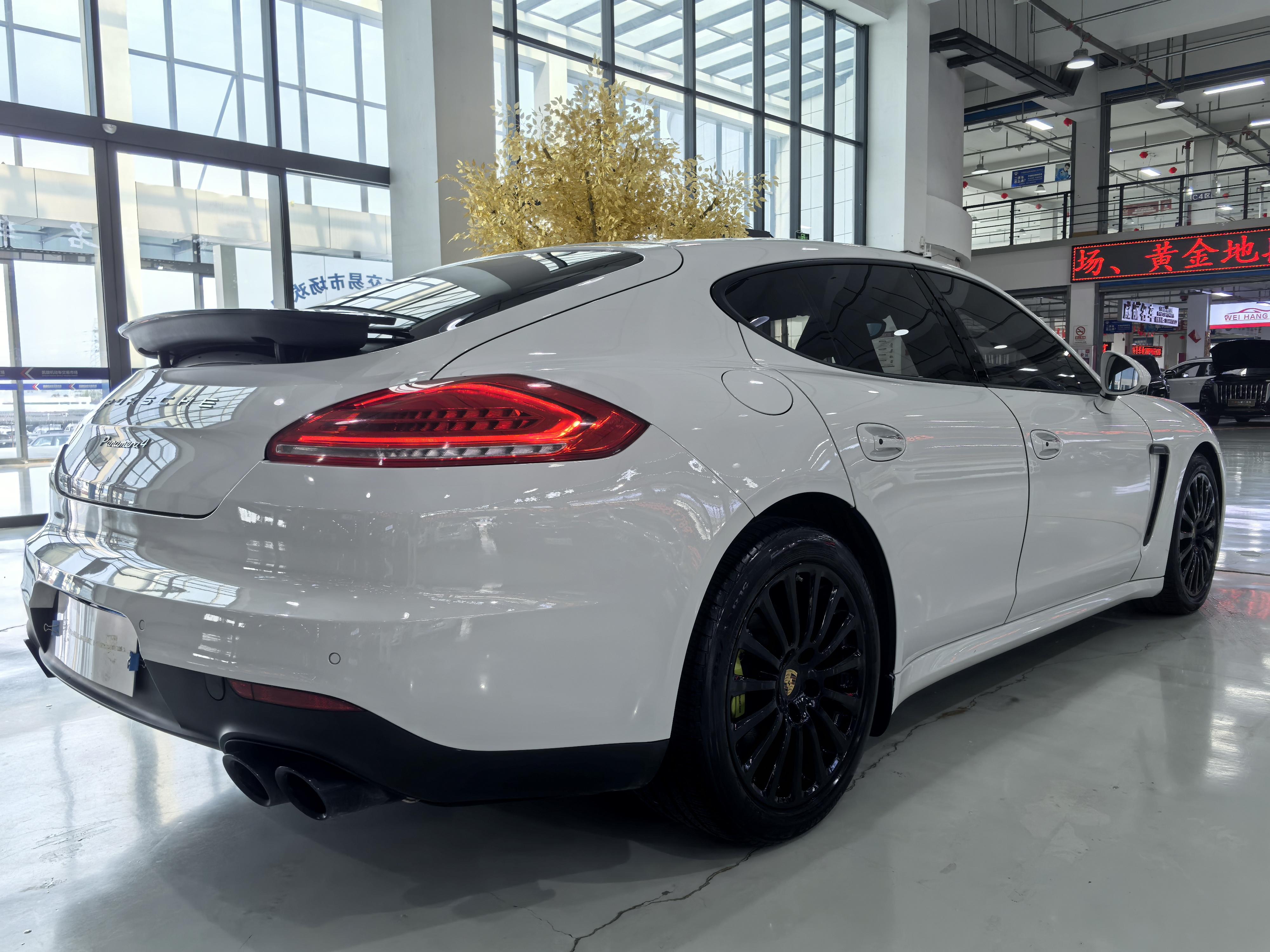 Porsche Panamera 2014 thumb 4