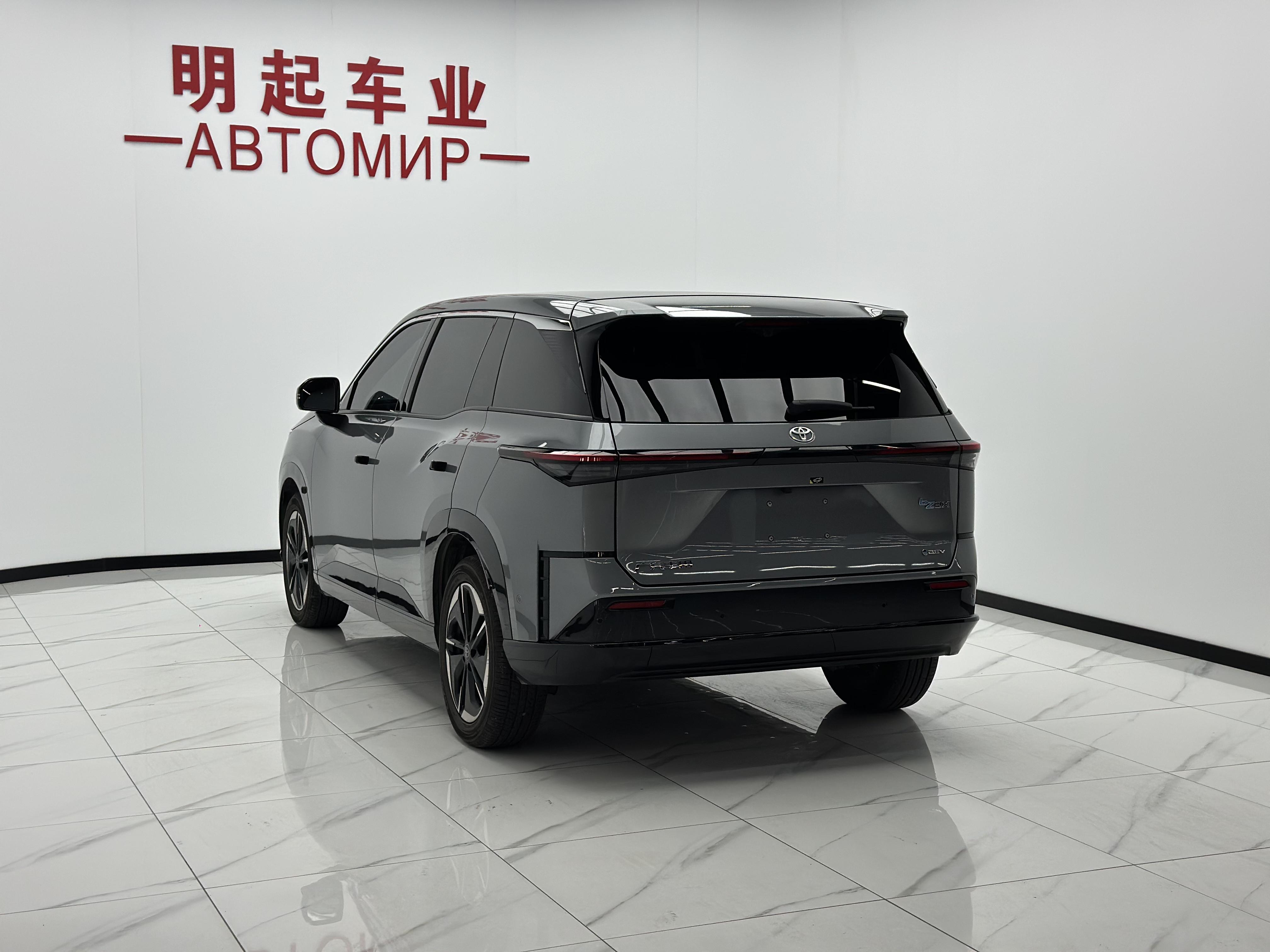 Toyota 3X 2025 thumb 2
