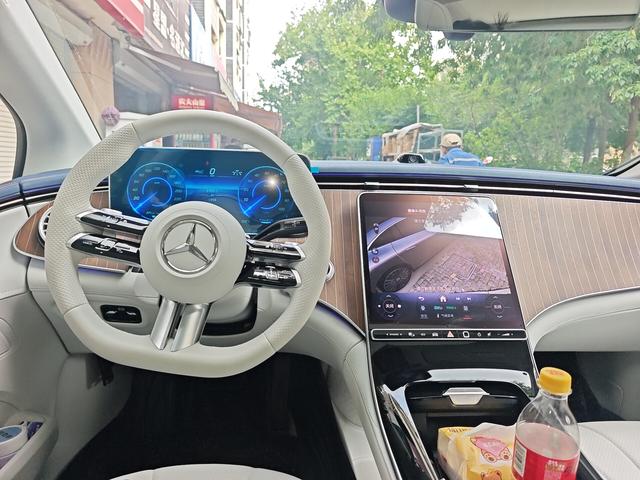 Mercedes-Benz EQE 2025 thumb 8