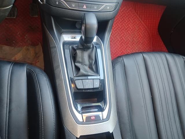 Peugeot 408 2019 thumb 7
