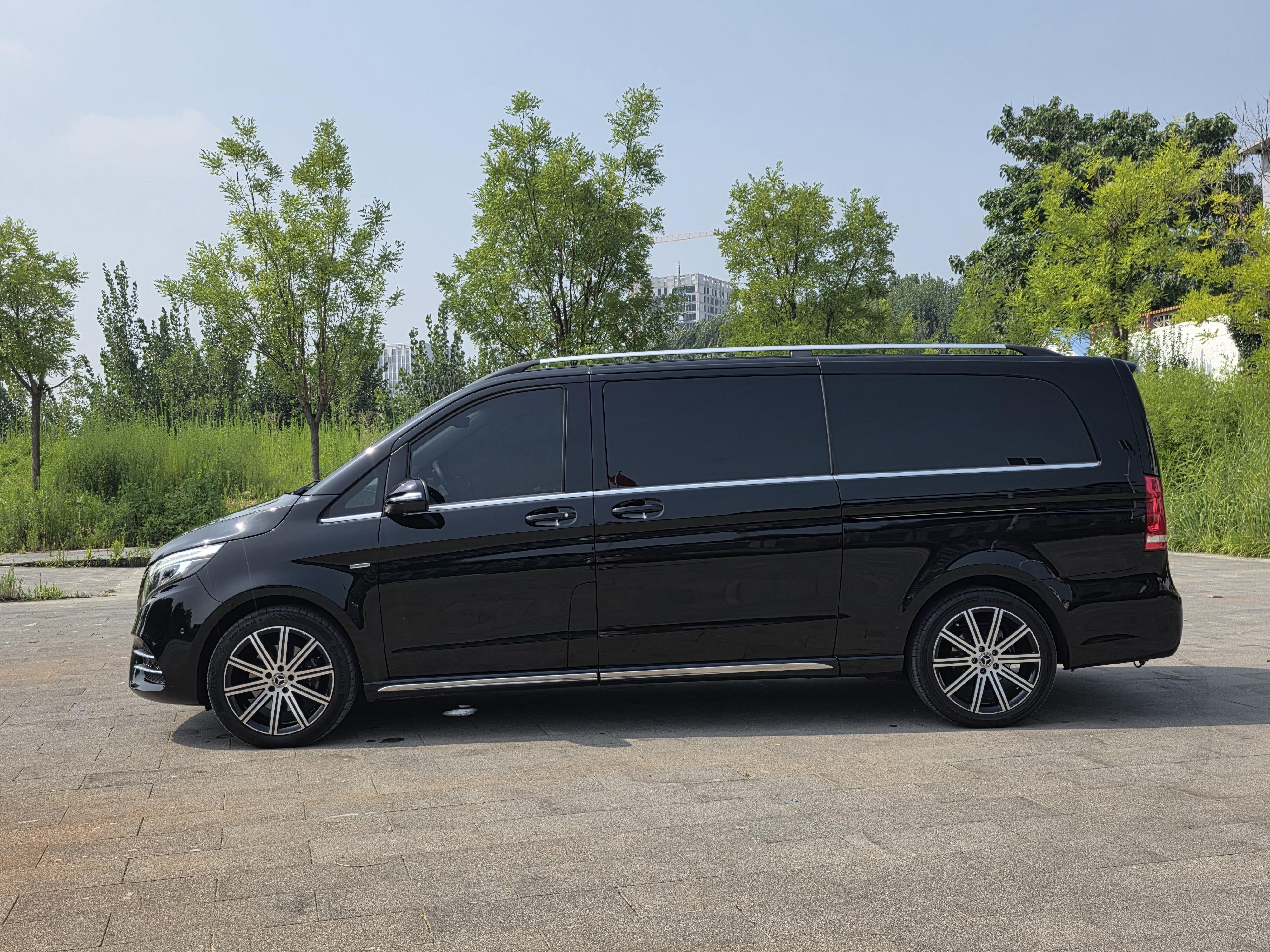 Mercedes-Benz V-Класс 2022 thumb 2