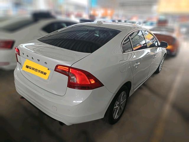 Volvo S60 2018 thumb 2