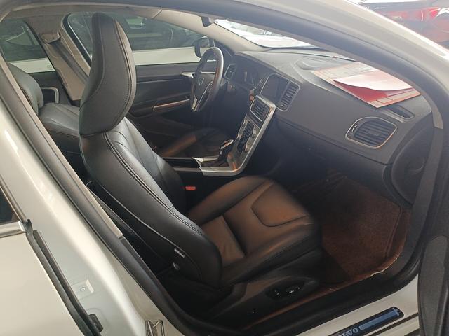Volvo S60 2018 thumb 3