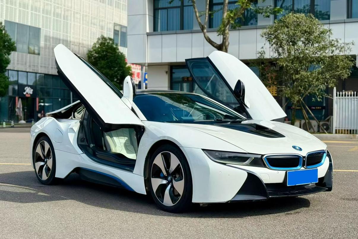 BMW i8 2014 thumb 10