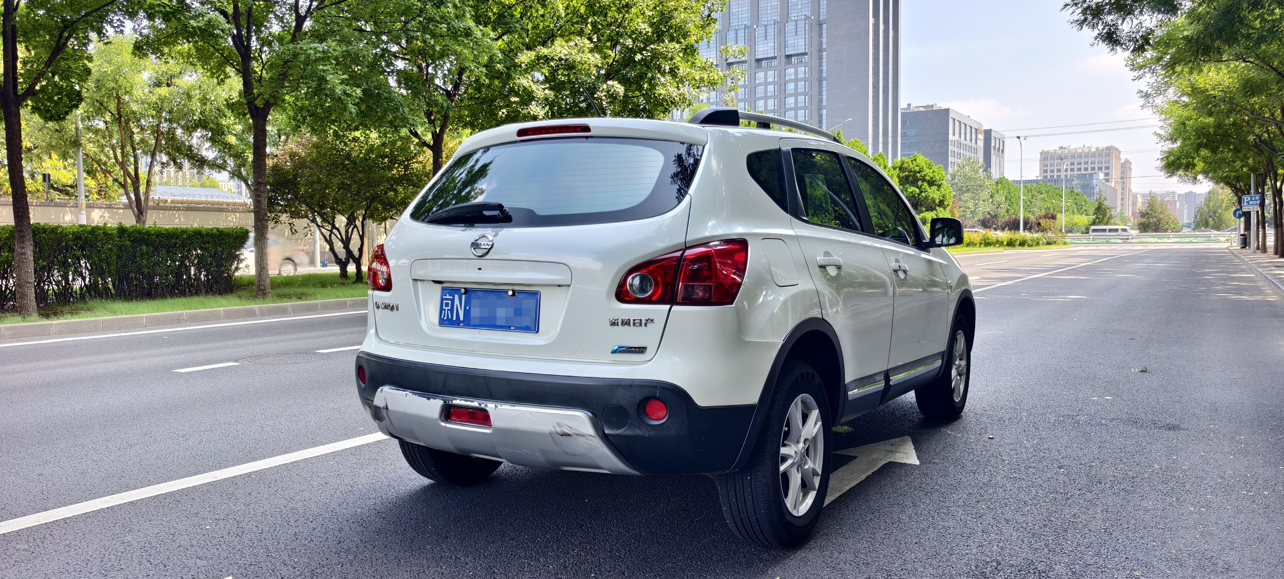 Nissan Qashqai+2 2011 thumb 4