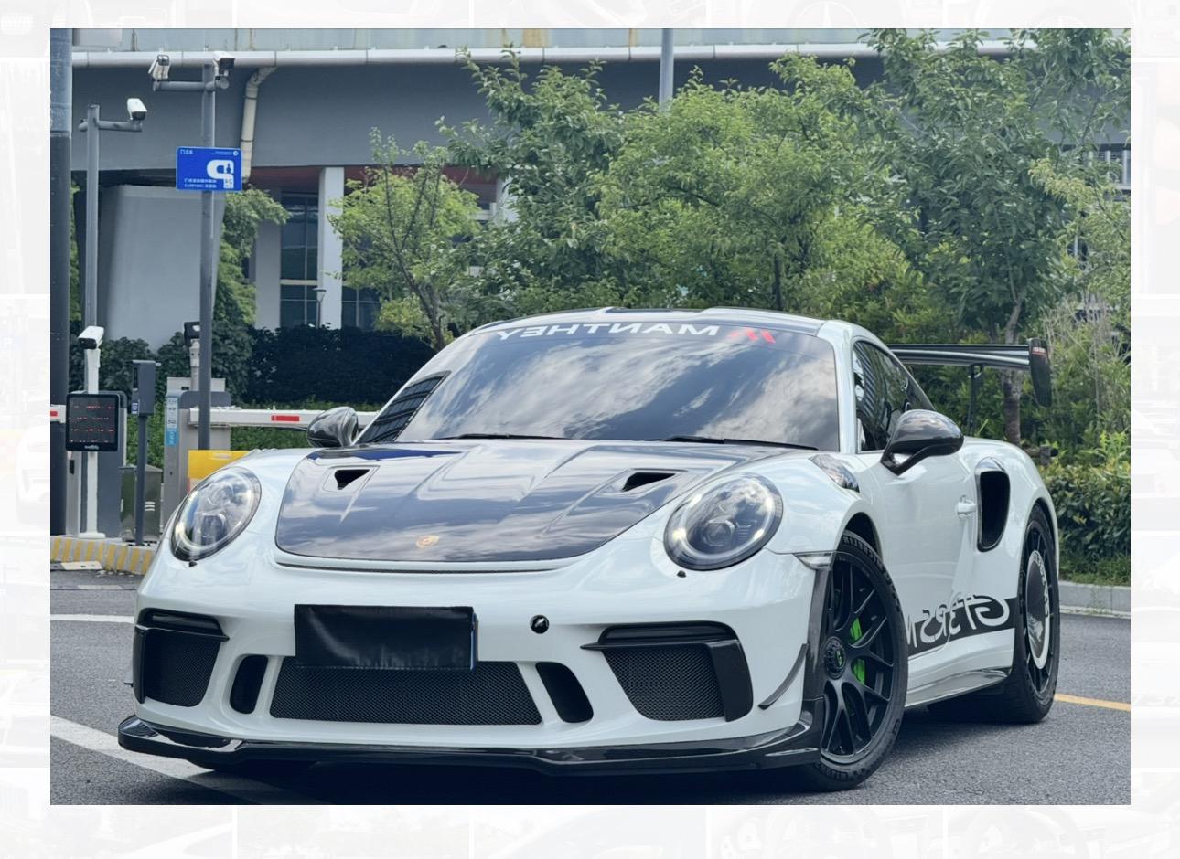 Porsche 911 2018 thumb 5