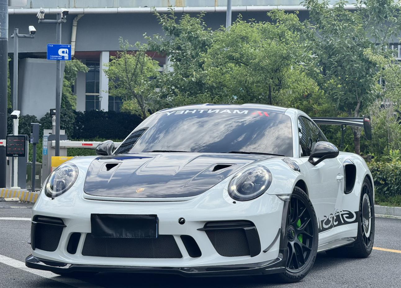 Porsche 911 2018 thumb 6