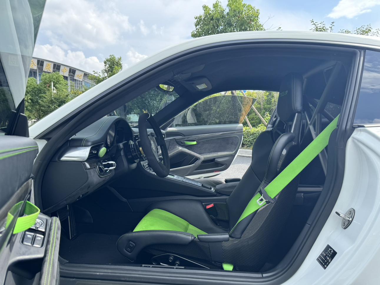Porsche 911 2018 thumb 9