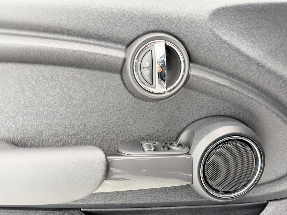Mini Hatch 2014 thumb 5