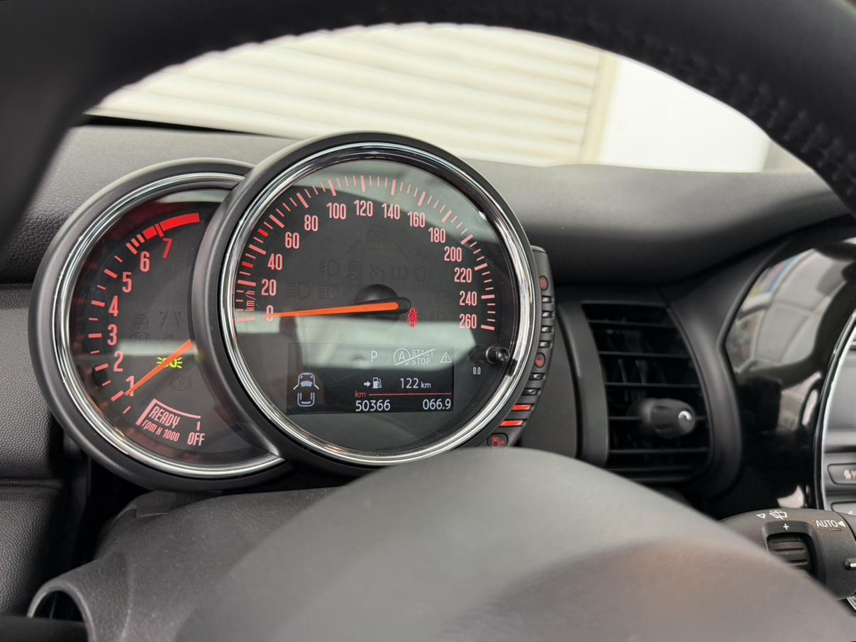 Mini Hatch 2014 thumb 8