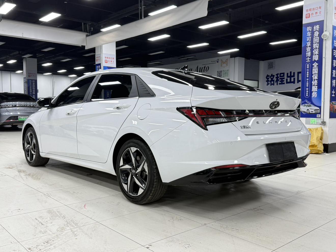 Hyundai Elantra 2022 thumb 2