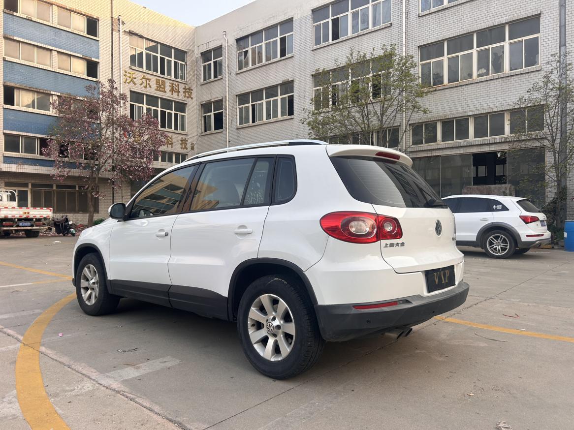 Volkswagen Tiguan 2010 thumb 3
