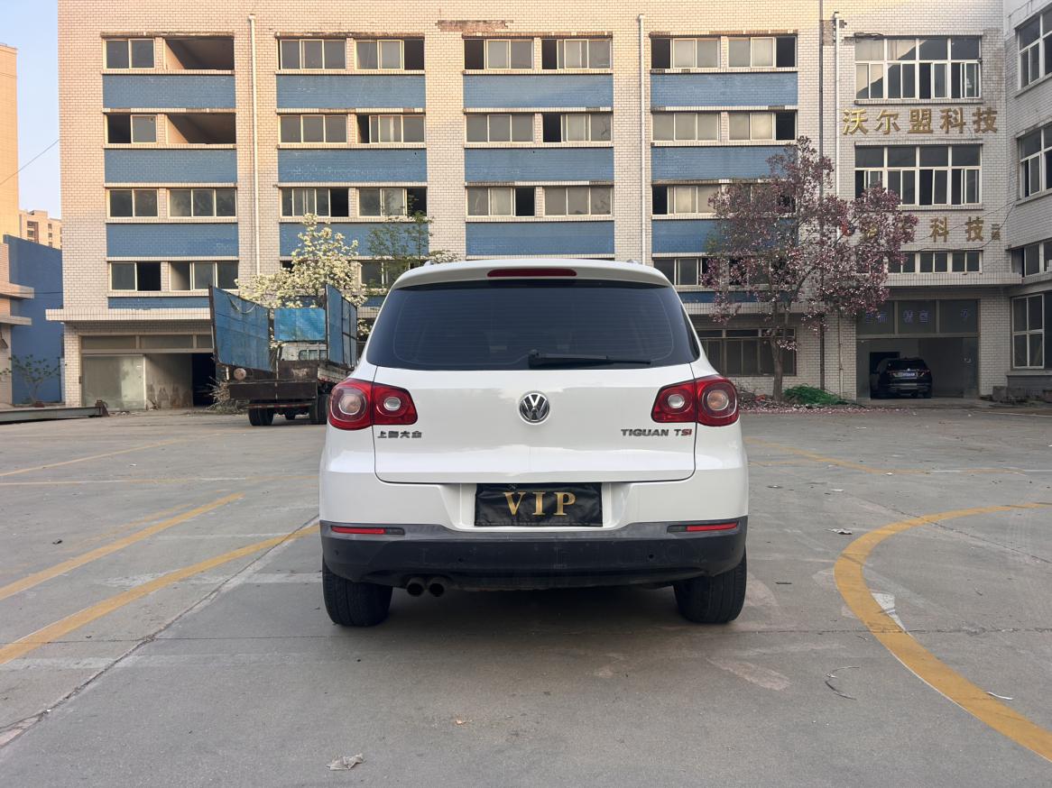 Volkswagen Tiguan 2010 thumb 4