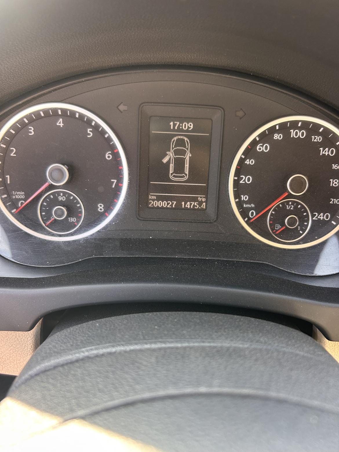 Volkswagen Tiguan 2010 thumb 5