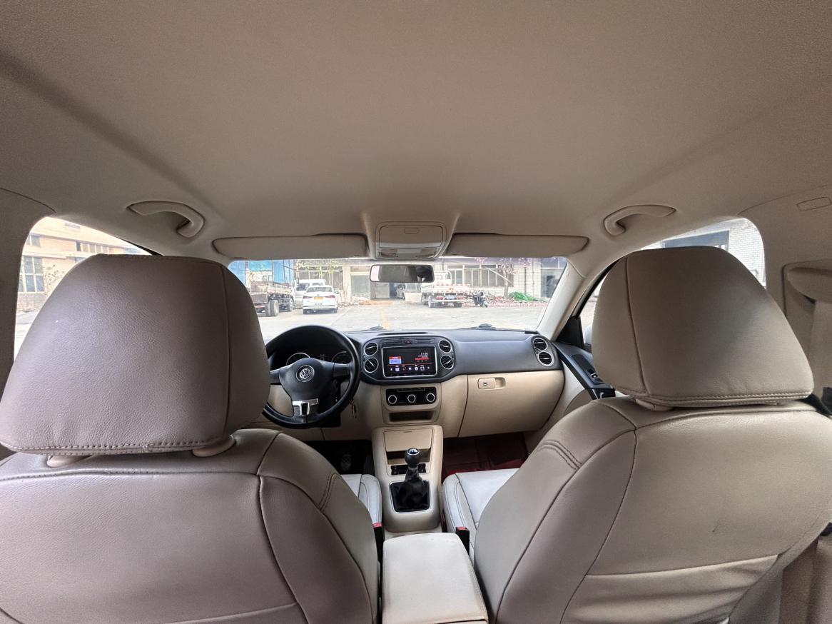 Volkswagen Tiguan 2010 thumb 8