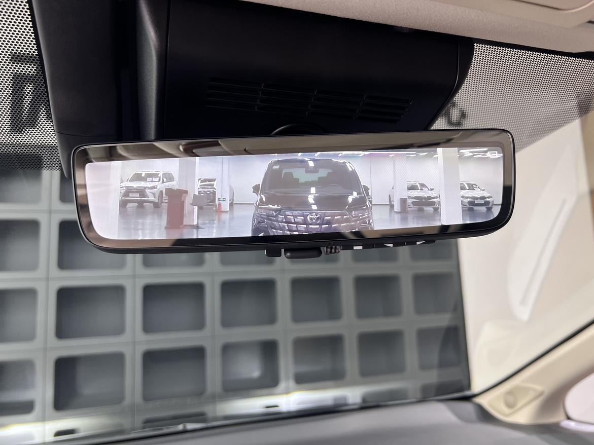Toyota Vellfire 2023 thumb 10