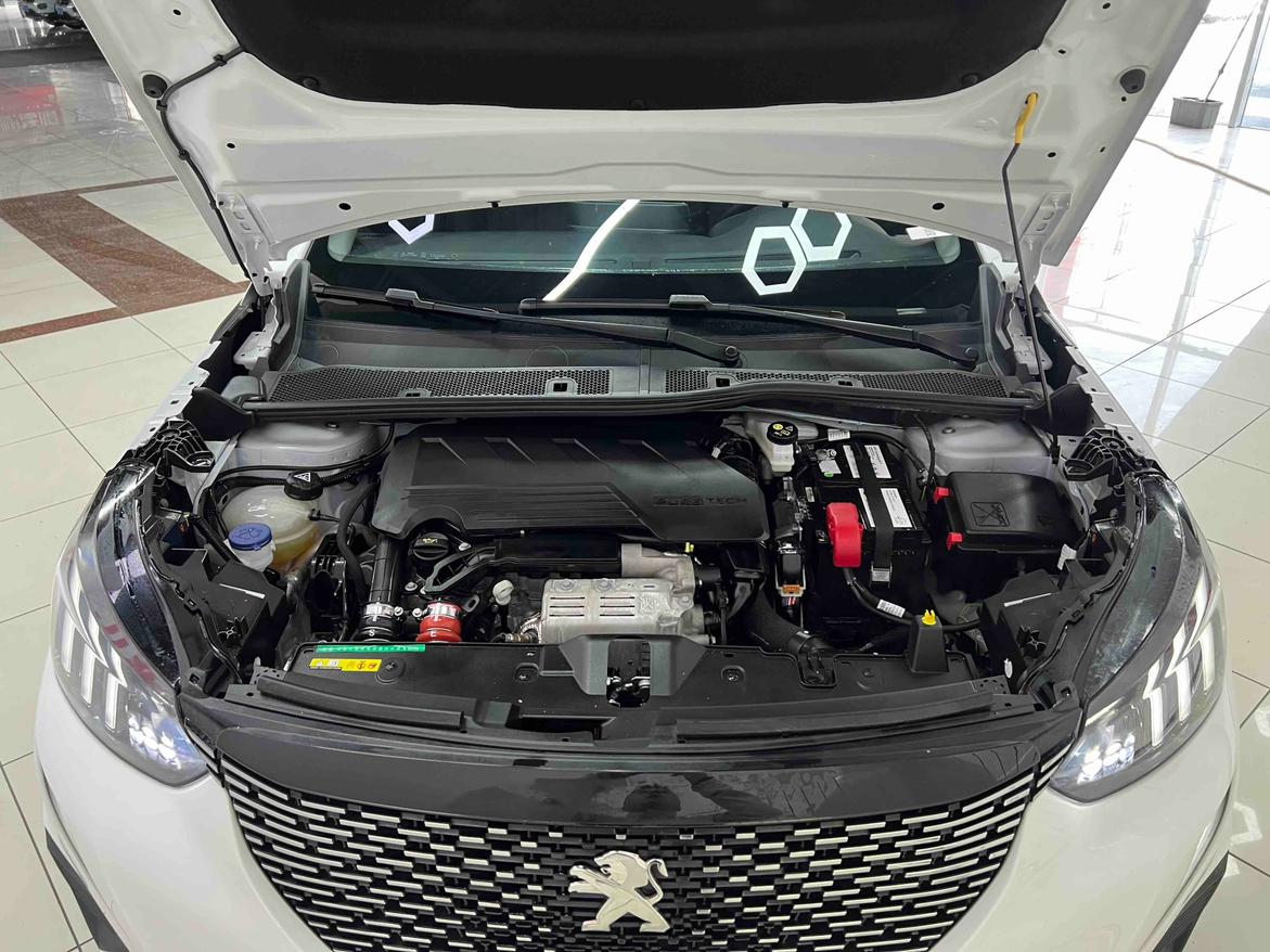 Peugeot 2008 2022 thumb 5