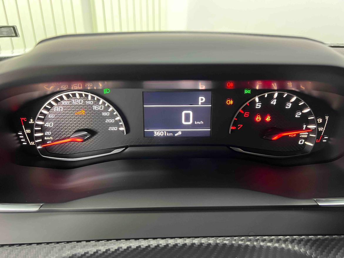 Peugeot 2008 2022 thumb 12